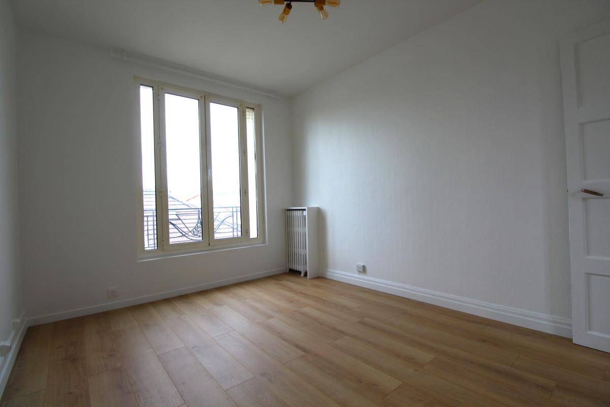 Maison à louer, 17m², COURBEVOIE