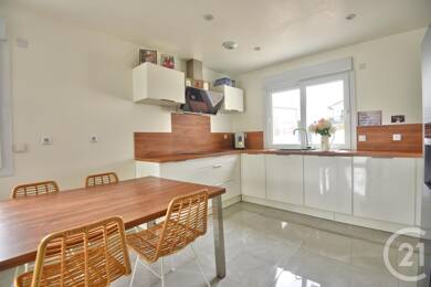 Maison de plain-pied à vendre 244 000 € 3 pièces 2 chambres 75 m² 630 m² de terrain St Just de Claix 38680