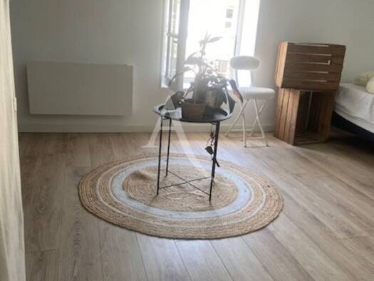 Appartement à louer 571 € 1 pièce 26 m² Étage 3/3 Centre Ville La Rochelle 17000