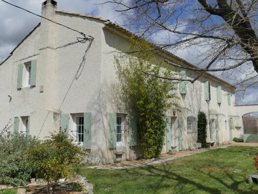Maison à vendre 725 000 € 9 pièces 6 chambres 219 m² 16 573 m² de terrain Forcalquier 04300