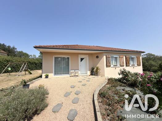 Maison de plain-pied à vendre 209 000 € 5 pièces 3 chambres 91 m² 2 656 m² de terrain Glénic 23380
