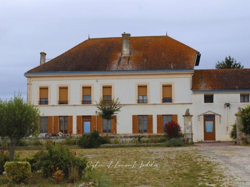 Maison à vendre, 653m², JONZAC
