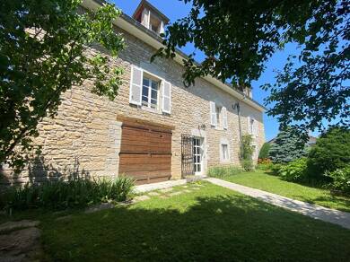 Maison à vendre 485 000 € 10 pièces 5 chambres 350 m² 2 252 m² de terrain Lons le Saunier 39000