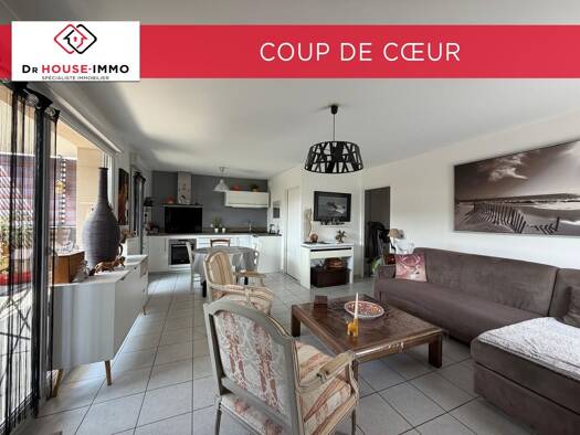 Appartement à vendre 249 000 € 5 pièces 3 chambres 82,75 m² RDC Fareins 01480