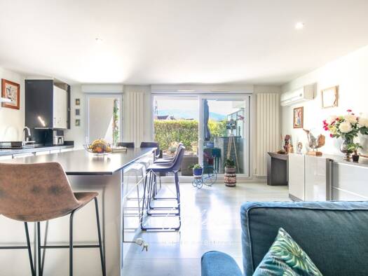 Appartement à vendre 270 000 € 2 pièces 1 chambre 66 m² RDC Saint-Nazaire-les-Eymes 38330