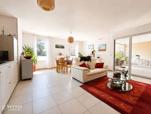 Appartement à vendre 290 000 € 4 pièces 3 chambres 82 m² Étage 1/4 Villefranche-sur-Saône 69400