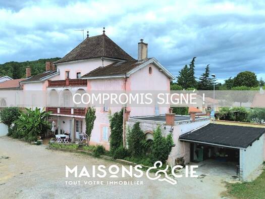 Maison à vendre 249 000 € 7 pièces 4 chambres 240 m² 596 m² de terrain Sud Lagnieu 01150