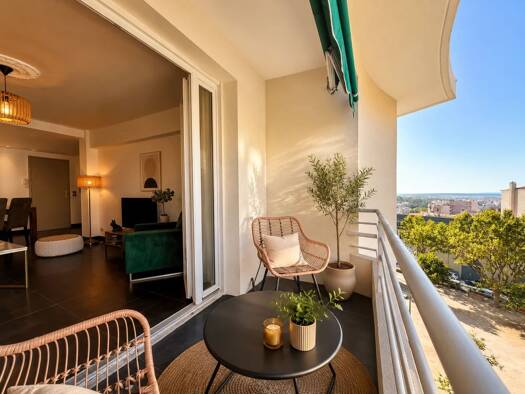 Appartement à vendre 325 000 € 3 pièces 2 chambres 77 m² Sainte Catherine Le Cannet 06110
