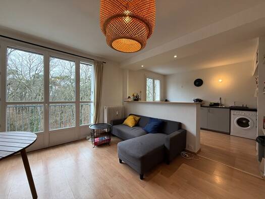 Colocation à louer 400 € 1 pièce 51 m² Étage 4/4 Montjoyeux Tours 37200