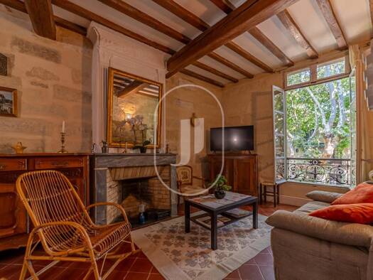 Appartement à vendre 240 000 € 2 pièces 1 chambre 67 m² Uzès 30700