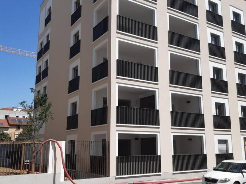 Maison à louer, 46m², LYON 8E