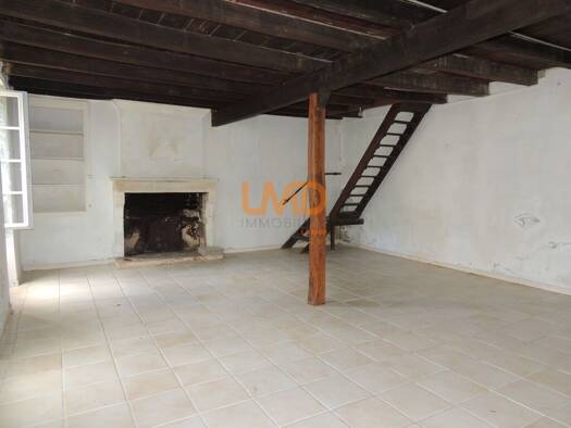 Maison à vendre 89 000 € 4 pièces 3 chambres 132 m² 375 m² de terrain Essouvert 17400