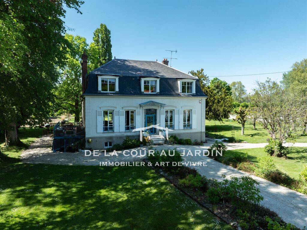 Maison à vendre, 244m², GERMIGNY L'EVEQUE