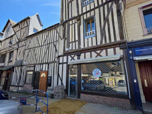 Immeuble à vendre 117 700 € 94,03 m² Bernay 27300