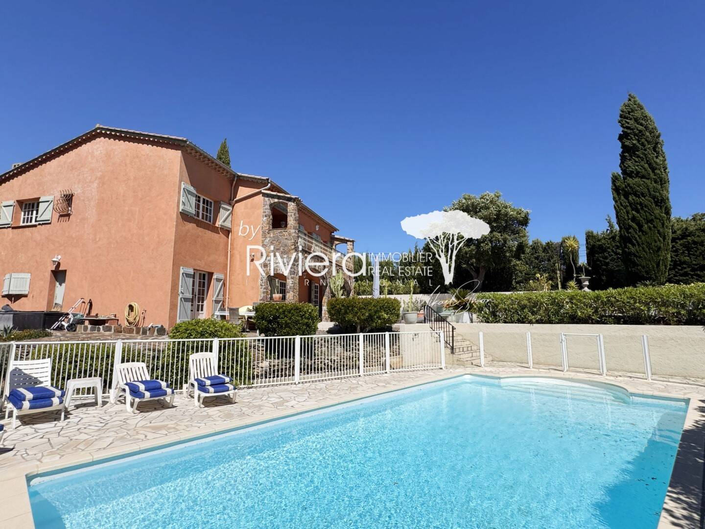 Maison à vendre, 176m², LA CROIX VALMER