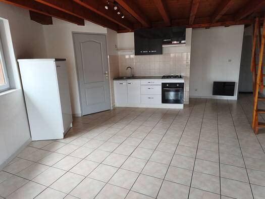 Appartement à louer 620 € 3 pièces 2 chambres 63 m² Étage 3/3 Champfleuri Bourgoin-Jallieu 38300
