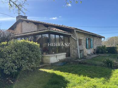 Maison à vendre 244 000 € 4 pièces 3 chambres 120 m² St Denis de Pile 33910