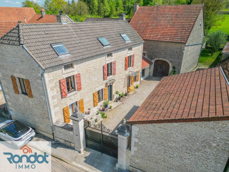 Maison à vendre, 208m², SAINT BROING LES MOINES
