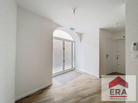 Local commercial à louer 730 € 29 m² de surface de vente Allées Paul Riquet Béziers 34500