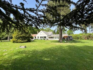 Maison à vendre 678 000 € 10 pièces 5 chambres 350 m² 16 989 m² de terrain Vitry Aux Loges 45530