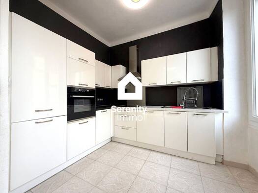 Appartement à louer 1 200 € 4 pièces 3 chambres 60 m² RDC L'Estaque Marseille 16ème arrondissement 13016