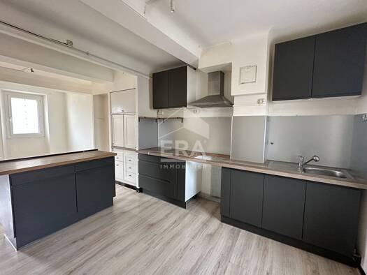 Triplex à vendre 125 000 € 4 pièces 3 chambres 111 m² RDC/3 Malijai 04350