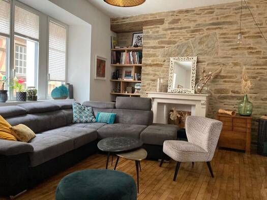 Appartement à louer 470 € 5 pièces 1 chambre 130 m² Étage 1/3 Lannion 22300