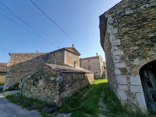 Maison à vendre 159 990 € 6 pièces 4 chambres 79 m² 44 m² de terrain Soyans 26400