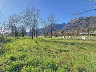 Terrain constructible viabilisé à vendre 108 000 € 704 m² de terrain Colombieres-sur-Orb 34390