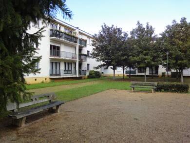 Appartement à vendre 108 000 € 5 pièces 3 chambres 90 m² Étage 1/2 Poitiers Ouest-Le Porteau-Les Rocs-Montmidi Poitiers 86000
