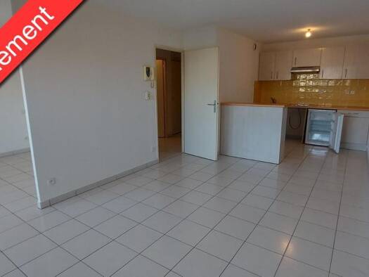 Appartement à louer 632 € 2 pièces 1 chambre 40,6 m² RDC/2 Belbeze Tournefeuille 31170