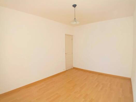 Appartement à vendre 107 000 € 2 pièces 1 chambre 49,89 m² RDC/4 Sud Avon 77210