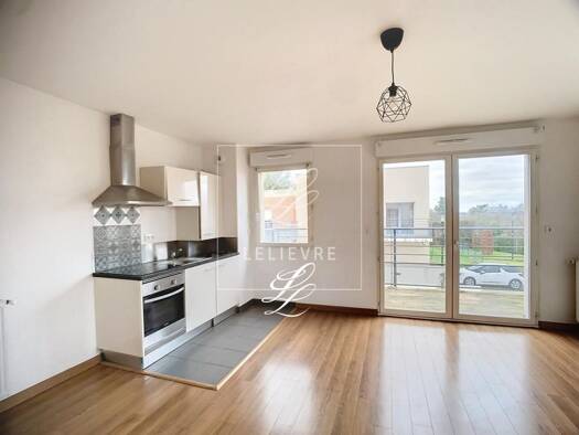 Appartement à vendre - Première occupation 160 000 € 3 pièces 2 chambres 56 m² Étage 1/1 Beaulieu-Sainterie-Crouzillière Joué-lès-Tours 37300