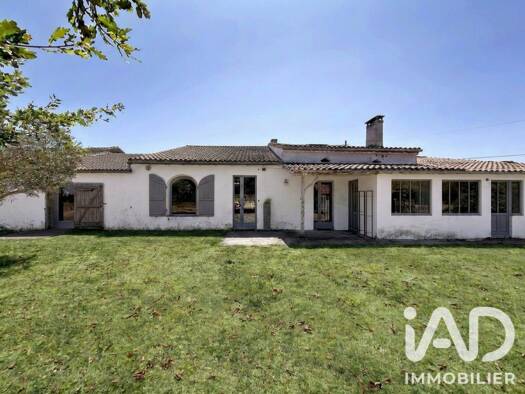 Demeure à vendre 837 400 € 10 pièces 6 chambres 248 m² 105 100 m² de terrain Gaillan-en-Médoc 33340