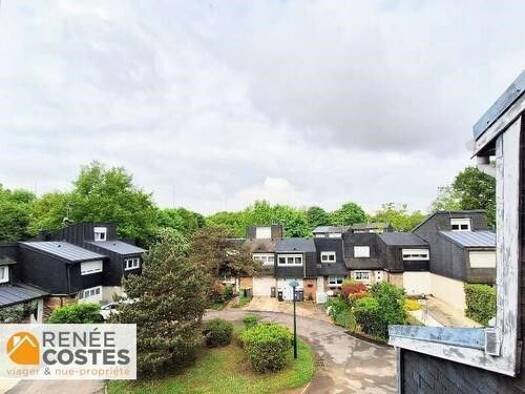 Maison en viager occupé Bouquet 41 958 € 4 pièces 3 chambres 90 m² 43 396 m² de terrain Centre Sud Cesson 77240