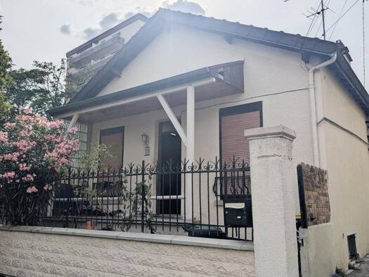 Maison à vendre 245 000 € 4 pièces 3 chambres 82 m² 108 m² de terrain Abbé Niort-Jean Moulin Le Blanc-Mesnil 93150