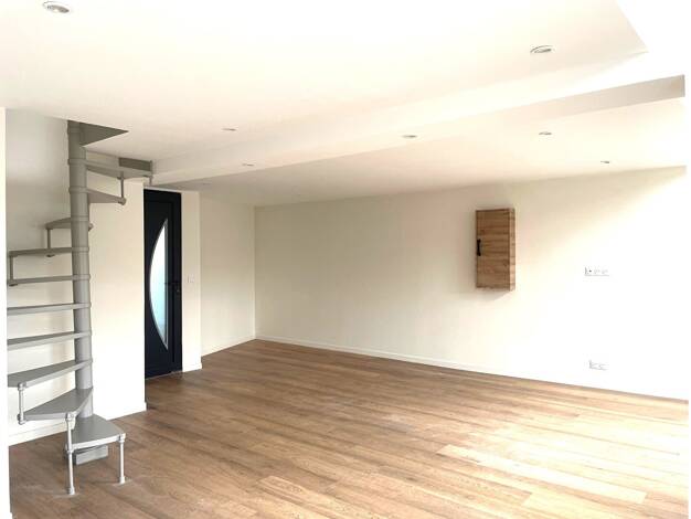 Appartement à louer 972 € 3 pièces 2 chambres 56 m² Étage 1/2 Beausoleil Combs-la-Ville 77380