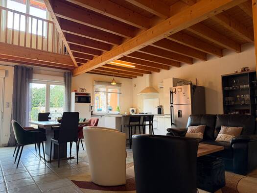 Maison à vendre 278 000 € 6 pièces 4 chambres 168 m² 243 m² de terrain Poligny 39800