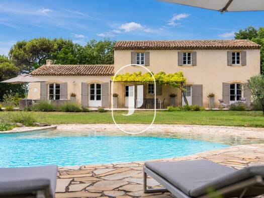 Villa à vendre 1 680 000 € 6 pièces 4 chambres 230 m² 4 000 m² de terrain Rognes 13840