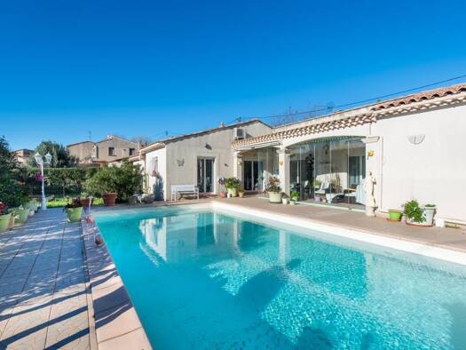 Maison en viager Bouquet 75 000 € 4 pièces 3 chambres 111 m² 948 m² de terrain La Bouilladisse 13720