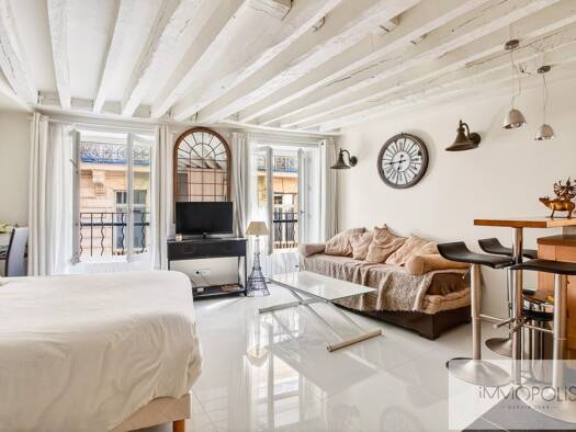 Appartement à vendre 385 000 € 1 pièce 27 m² Étage 1/3 Saint Philippe du Roule Paris 8ème arrondissement 75008