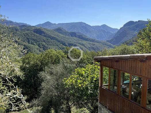 Ferme à vendre 770 000 € 20 pièces 11 chambres 450 m² 10 000 m² de terrain Tournefort 06420