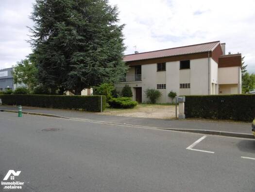 Local commercial à vendre 666 880 € Chambray les Tours 37170