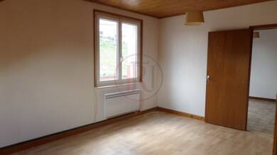 Appartement à vendre 177 000 € 4 pièces 2 chambres 67,4 m² Dernier étage, Étage 2/2 Saint-Point-Lac 25160