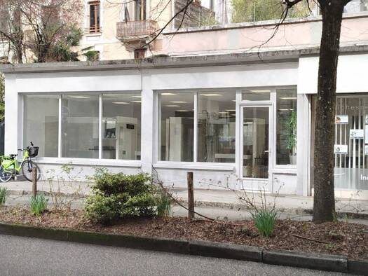 Local commercial avec bail commercial 2 000 € 127 m² de surface de vente Annecy 74000
