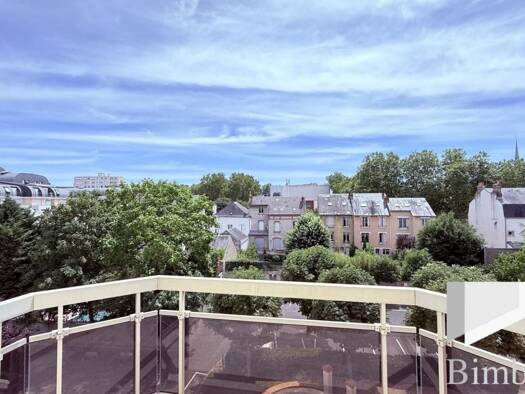 Appartement à vendre 294 000 € 4 pièces 2 chambres 92 m² Étage 4/4 Bourgogne-Pasteur Orléans 45000