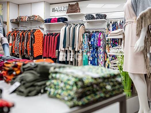 Pret-à-Porter à vendre Fonds de commerce 55 000 € 44 m² de surface de vente Fontainebleau 77300