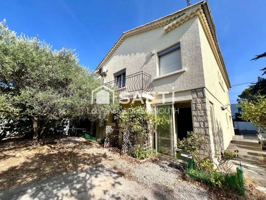 Maison à vendre 349 000 € 6 pièces 4 chambres 144 m² 435 m² de terrain Bellecroix-Pont d'Avignon Villeneuve-lès-Avignon 30400