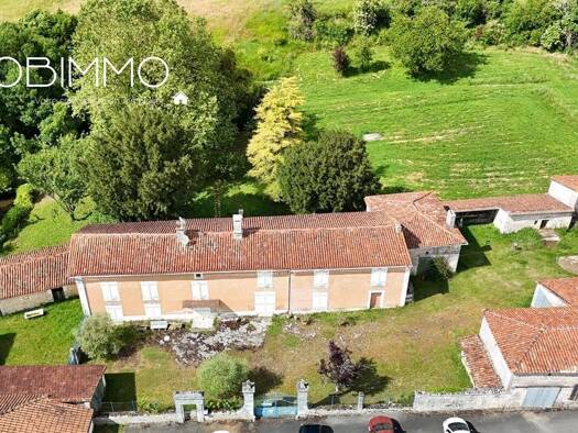 Maison à vendre 232 800 € 10 pièces 6 chambres 284 m² Chadurie 16250