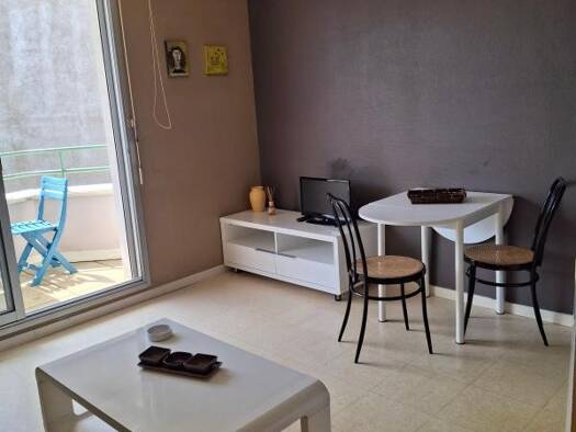 Appartement à vendre 85 000 € 1 pièce 22 m² Étage 1/2 Centre Halles Saint-Nazaire 44600